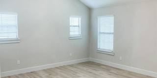 3211 N Central Gallery 5