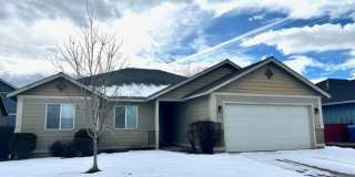 Lovely Single Level 3 Bedroom home in Redmond! Gallery 1