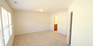 Beautiful and Bright 3 bedroom 2.5 bath Townhouse in Brightleaf with a Garage!! Gallery 15
