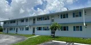 1115 LAKE Terrace Gallery 1