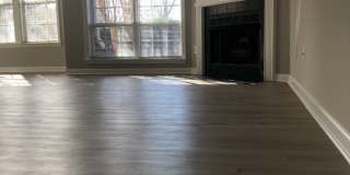 Beautiful, Maintenance Free Main Level Condominium in Ivy Glen! Gallery 4