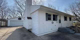 3 bedroom 2 bath home in Bettendorf Gallery 1