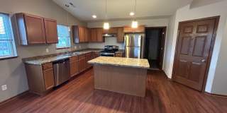 Stadium Commons Lower Unit Gallery 1