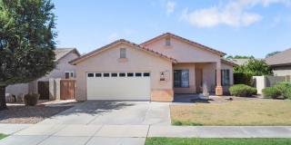 Charming 4 Bedroom Single Level Home with Pool in Higley Grove Gallery 1
