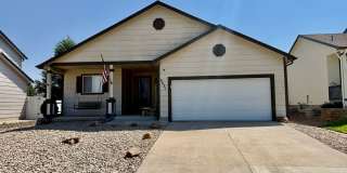 Charming 4-Bed Home with Pikes Peak Views in Security-Widefield Gallery 1