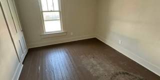 704 Davis St. Gallery 11