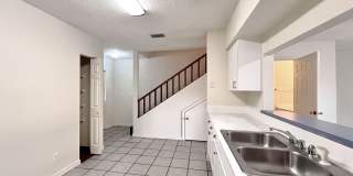 Two-Bedroom Townhome in Winter Haven Gallery 8