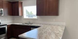 C221-Daybreak Gardens Apartments Gallery 9
