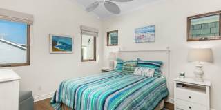 Newport Beach Balboa Peninsula Beach House with Rooftop Deck | Weekly & 30+ Night Stays Gallery 16