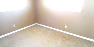 Nice Single Level Northeast Duplex With Refrigerated Air Located In Quiet Neighborhood Gallery 19