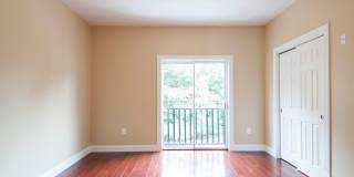 Charming 3 Bedroom Gallery 5