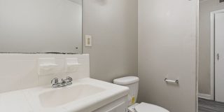 Celeste Manor - 1 Bedroom / 1 Bathroom, Updated Gallery 31