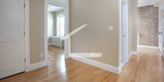 Nice 2 bed steps from Berklee College Gallery 4