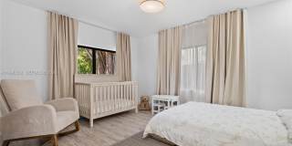 116 W 1st Ct Gallery 37