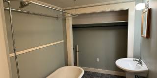 1322 W University Avenue Gallery 9