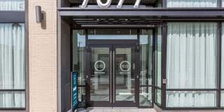 Solaire 7077 Woodmont Gallery 3