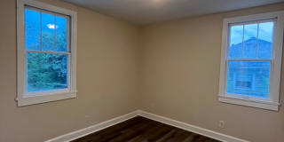 Cozy Cottage in West Nashville, Walk to Charlotte Park, Easy Interstate Access, Fenced Yard, Pet Friendly, W?D hook-ups Gallery 11
