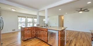 425 S 40th St Gallery 8