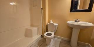 3 Bedroom Duplex in Normal! Gallery 25