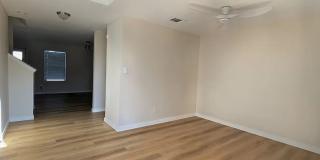 Room in 3 Bedroom Home at Phillips St Gallery 5