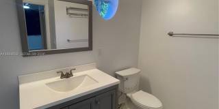 8423 NW 138th Ter Gallery 15