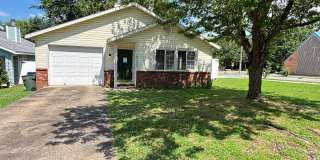 Make This Your Next Home! 2 Bedrooms, 1 Bathroom With A Garage and Lawn Maintenance *No Pets* Gallery 1