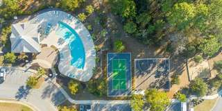 Spacious 3 Bedroom Townhouse with Community Pool! Gallery 38