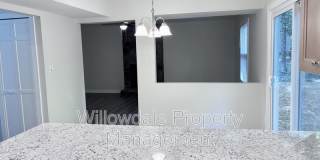 102 E Charing Cross Gallery 5