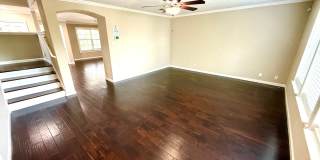 *MOVE IN SPECIAL* Gorgeous Four Bedroom Home with Covered Patio Near Medical Center!! Gallery 9