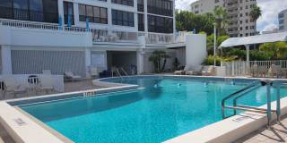 Beautifully renovated 2/2 condo downtown Sarasota with view of Bay! Gallery 35