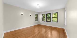 2-Bedroom Gem in Oak Park Historic District Gallery 6