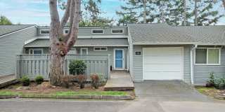 Two-Level Renovated 2 Bed Lake Oswego Condo in Desirable Mountain Park Neighborhood Gallery 1