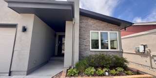 LUXURY 4 Bedroom home in NORTHGATE with Mountain Views Gallery 5