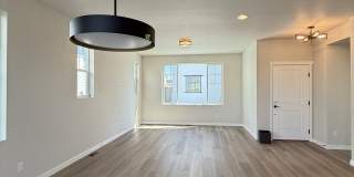 10202 Spry Street Gallery 3