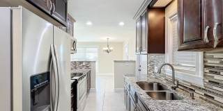 BEAUTIFUL ANNUAL RENTAL HOME - Convenient Location! Gallery 23