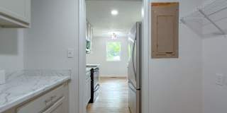 RENOVATED 4/2 in Walkable Location, Stainless Steel Appliances, & Garage/Workshop! Available NOW for $1850/month! Gallery 16