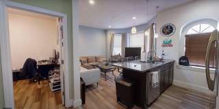 Luxury Apt Near BU & T!  Laundry In Unit!  Heat & HW Included Gallery 1