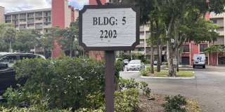 2202 S Cypress Bend Drive Gallery 22