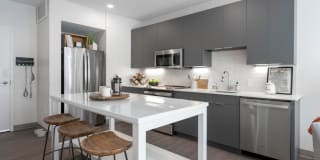 Emblem 125 Gallery 3