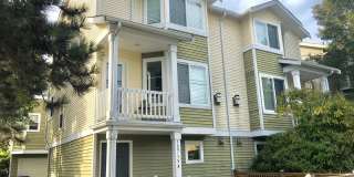 Stylish Townhome in Broadview Gallery 1