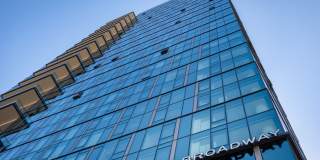 1900 Broadway Gallery 72