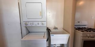 $0 DEPOSIT OPTION. CHARMING 2BED/1BATH DUPLEX NEAR SLOAN LAKE!! Gallery 16