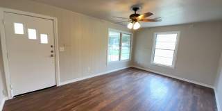 Updated 3-bedroom house with HUGE YARD!! Gallery 20