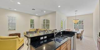 1043 Vintner Boulevard Gallery 26