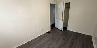 203 W Elm Street Gallery 16