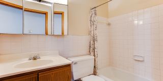 2435 Pillsbury Ave South Gallery 4