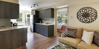 Glendale Apartments - Student Housing Gallery 5