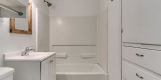 1501 Northeast Grand Boulevard Gallery 8