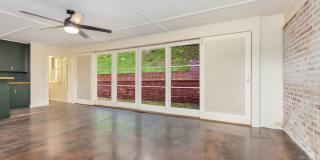 Rare Find: Tantalus Rustic Charm: Large: 1 Bdr/1 Bth:- Electric Included Gallery 1