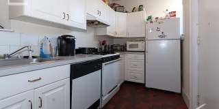 Nice 4 bed in Brookline Gallery 13